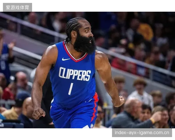 哈登连续制造得分点,快船主场不断沸腾